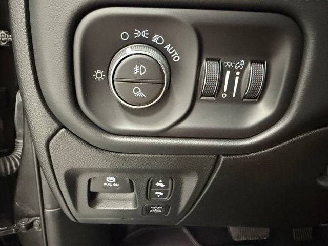 2023 RAM 1500 Limited Crew Cab 4x4 5'7" Box