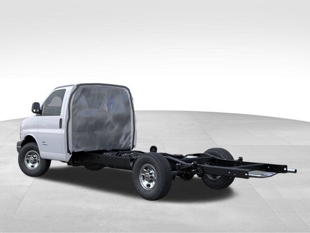 2026 Chevrolet Express Cutaway 3500 1WT