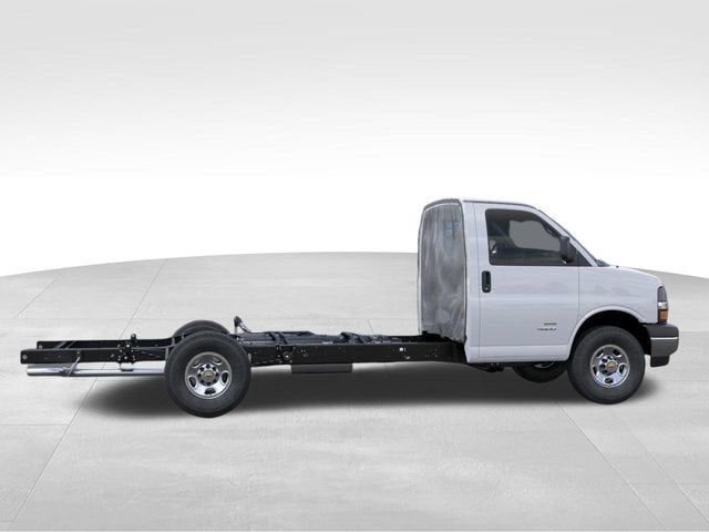 2026 Chevrolet Express Cutaway 3500 1WT