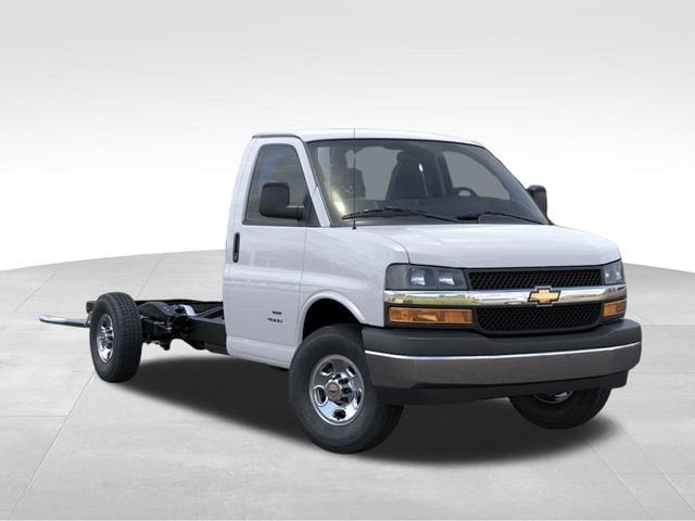 2026 Chevrolet Express Cutaway 3500 1WT