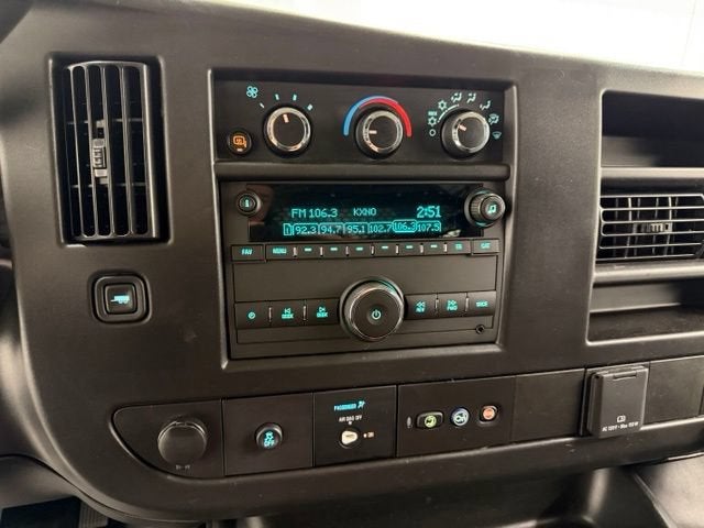 2025 Chevrolet Express Cargo WT