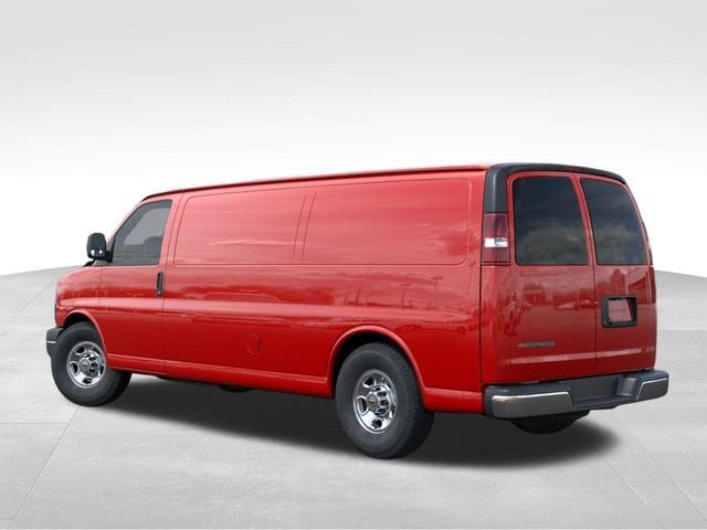 2025 Chevrolet Express Cargo WT