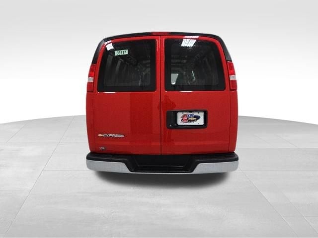 2026 Chevrolet Express Cargo 1WT