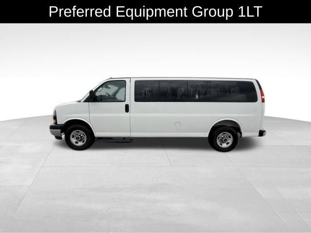 2025 GMC Savana Passenger LT