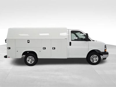2026 Chevrolet Express Cutaway 3500 1WT