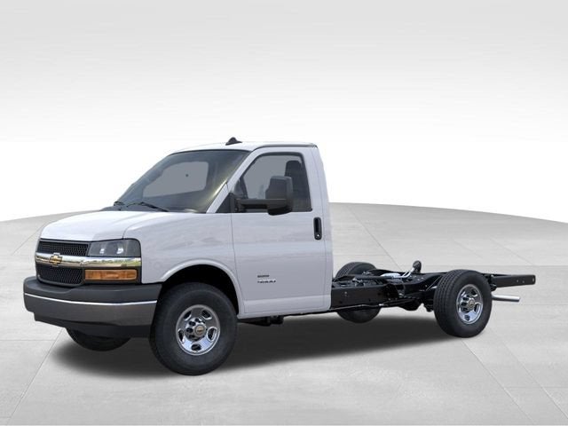 2026 Chevrolet Express Cutaway 3500 1WT