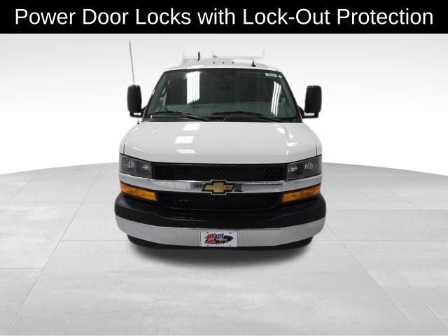 2026 Chevrolet Express Cutaway 3500 1WT
