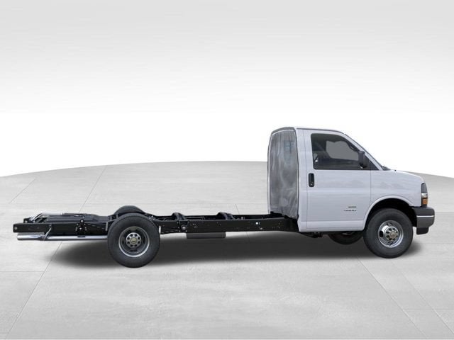 2026 Chevrolet Express Cutaway 3500 1WT
