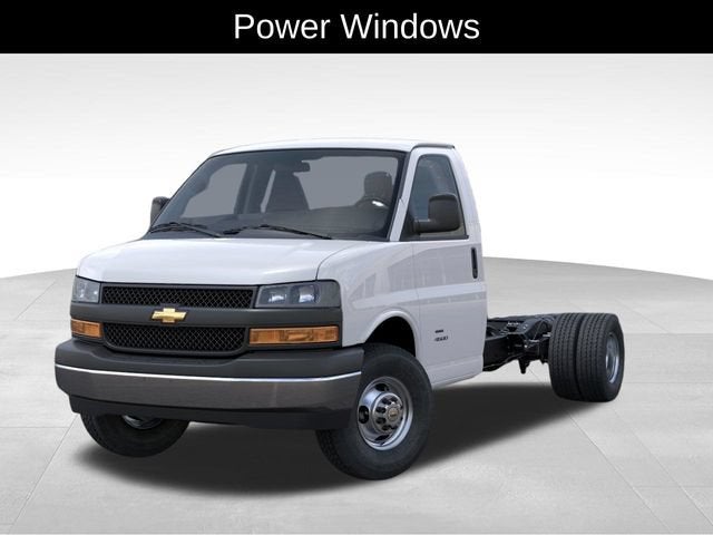 2026 Chevrolet Express Cutaway 3500 1WT