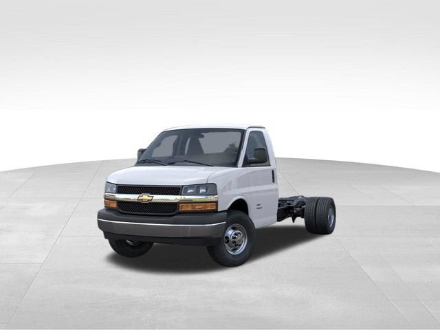 2026 Chevrolet Express Cutaway 3500 1WT