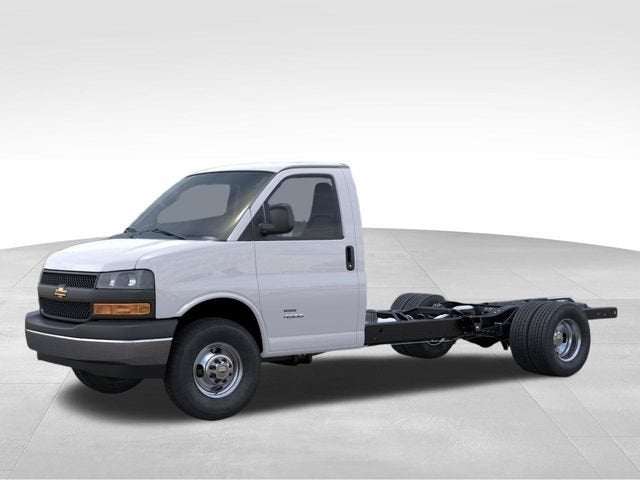 2026 Chevrolet Express Cutaway 3500 1WT