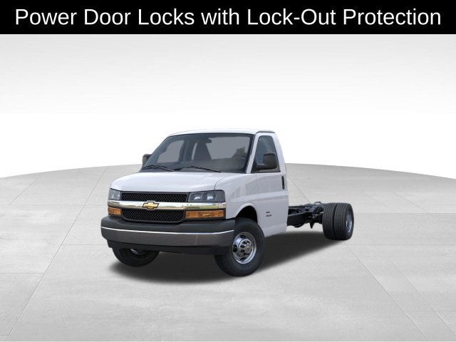 2026 Chevrolet Express Cutaway 3500 1WT