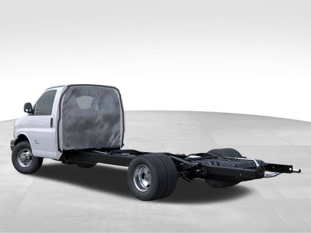 2026 Chevrolet Express Cutaway 3500 1WT
