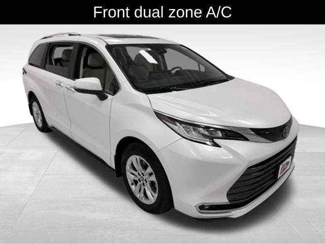 2025 Toyota Sienna Limited