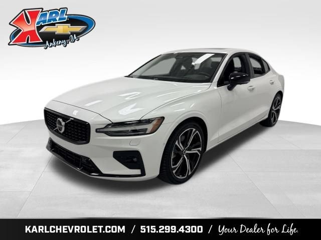 2024 Volvo S60 Ultimate Dark Theme