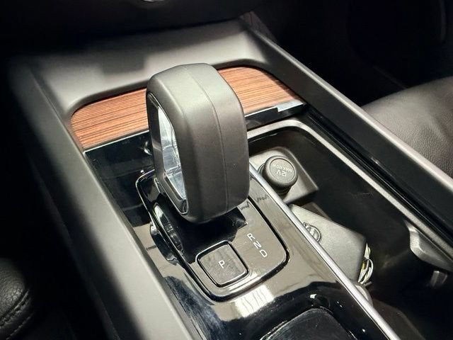 2024 Volvo S60 Ultimate Dark Theme