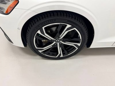 2024 Volvo S60 Ultimate Dark Theme