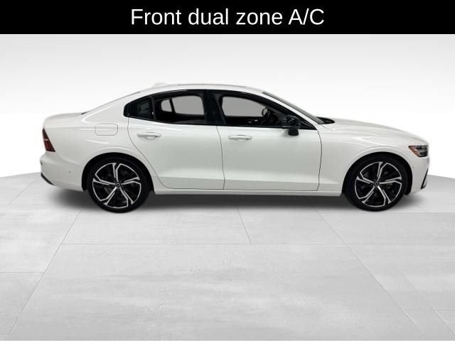 2024 Volvo S60 Ultimate Dark Theme