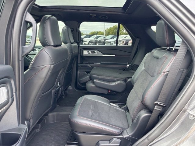 2026 Ford Explorer ST - Photo 21