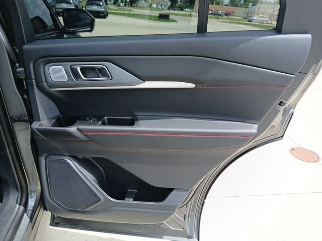 2026 Ford Explorer ST - Photo 29