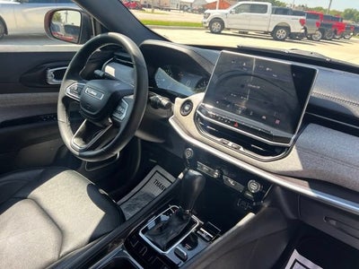 2023 Jeep Compass Latitude Lux FWD