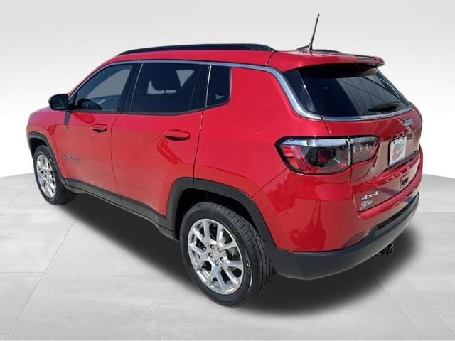 2023 Jeep Compass Latitude Lux FWD