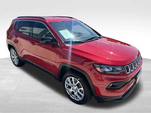 2023 Jeep Compass Latitude Lux FWD