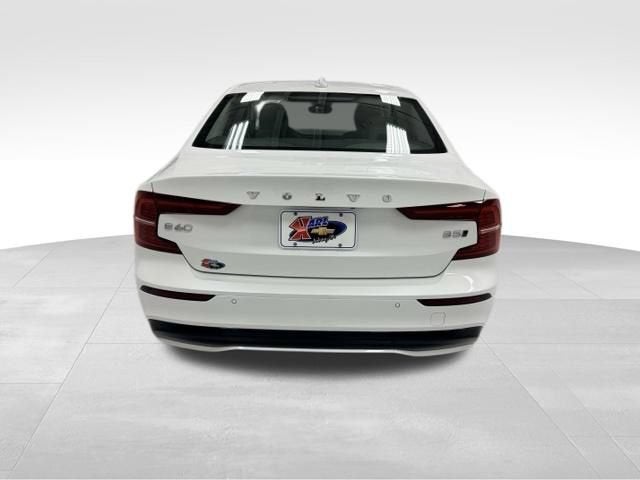 2024 Volvo S60 Ultimate Dark Theme