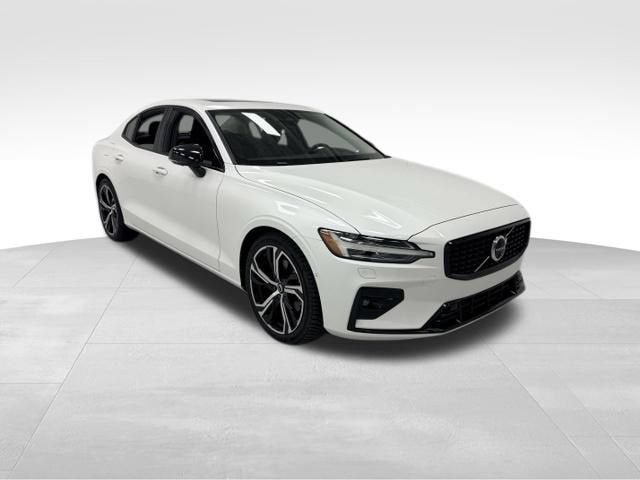 2024 Volvo S60 Ultimate Dark Theme