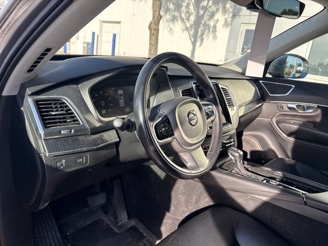 2020 Volvo XC90 T5 Momentum 7 Passenger