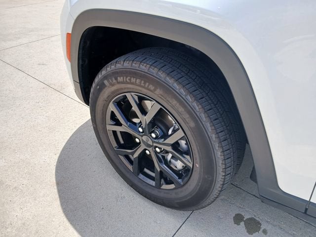 2025 Jeep Grand Cherokee L Altitude X 4x4