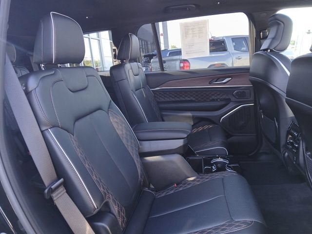 2025 Jeep Grand Cherokee L Summit 4x4