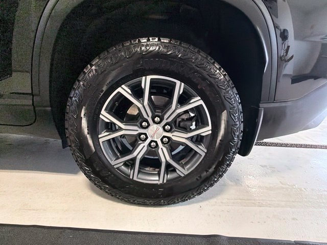 2024 GMC Acadia AT4