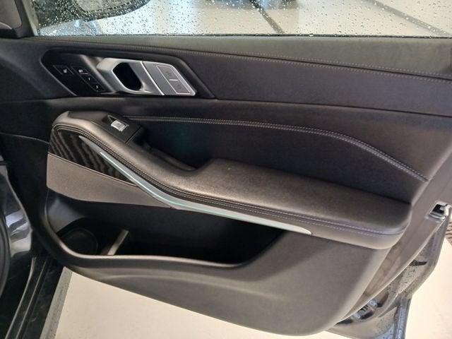 2022 BMW X7 M50i