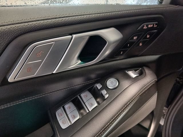 2022 BMW X7 M50i