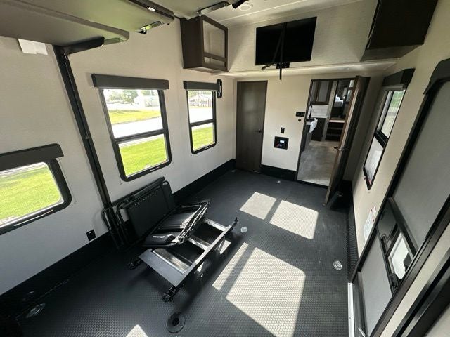 2022 Momentum Camper Base