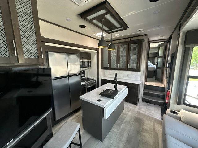 2022 Momentum Camper Base