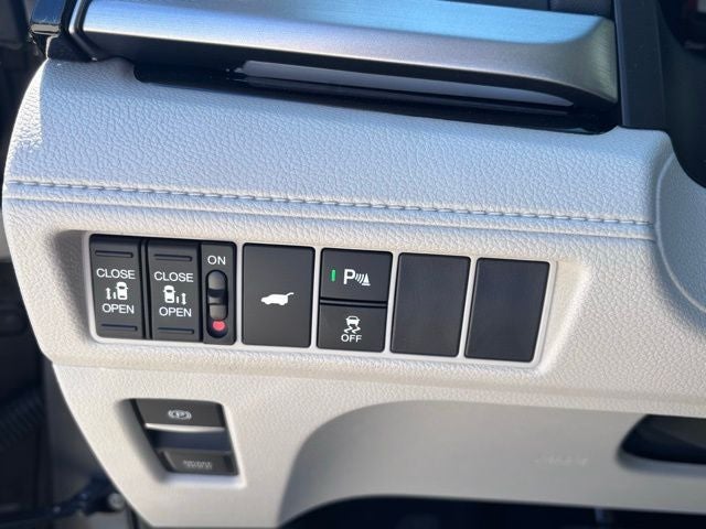 2026 Honda Odyssey Touring - Photo 17